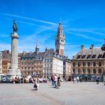 Lille (France) / Grand place avec Vieille bourse et beffroi CCI